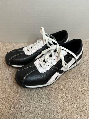 GBX Black and White Retro Runner Sneakers, size 8.5 M, pre loved